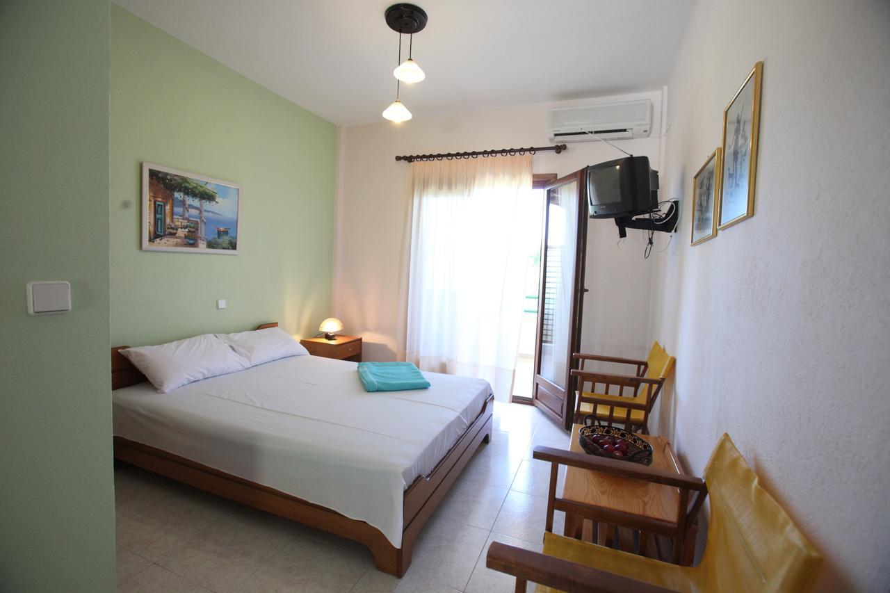 Elena Apartments & Studios فوروفورو المظهر الخارجي الصورة